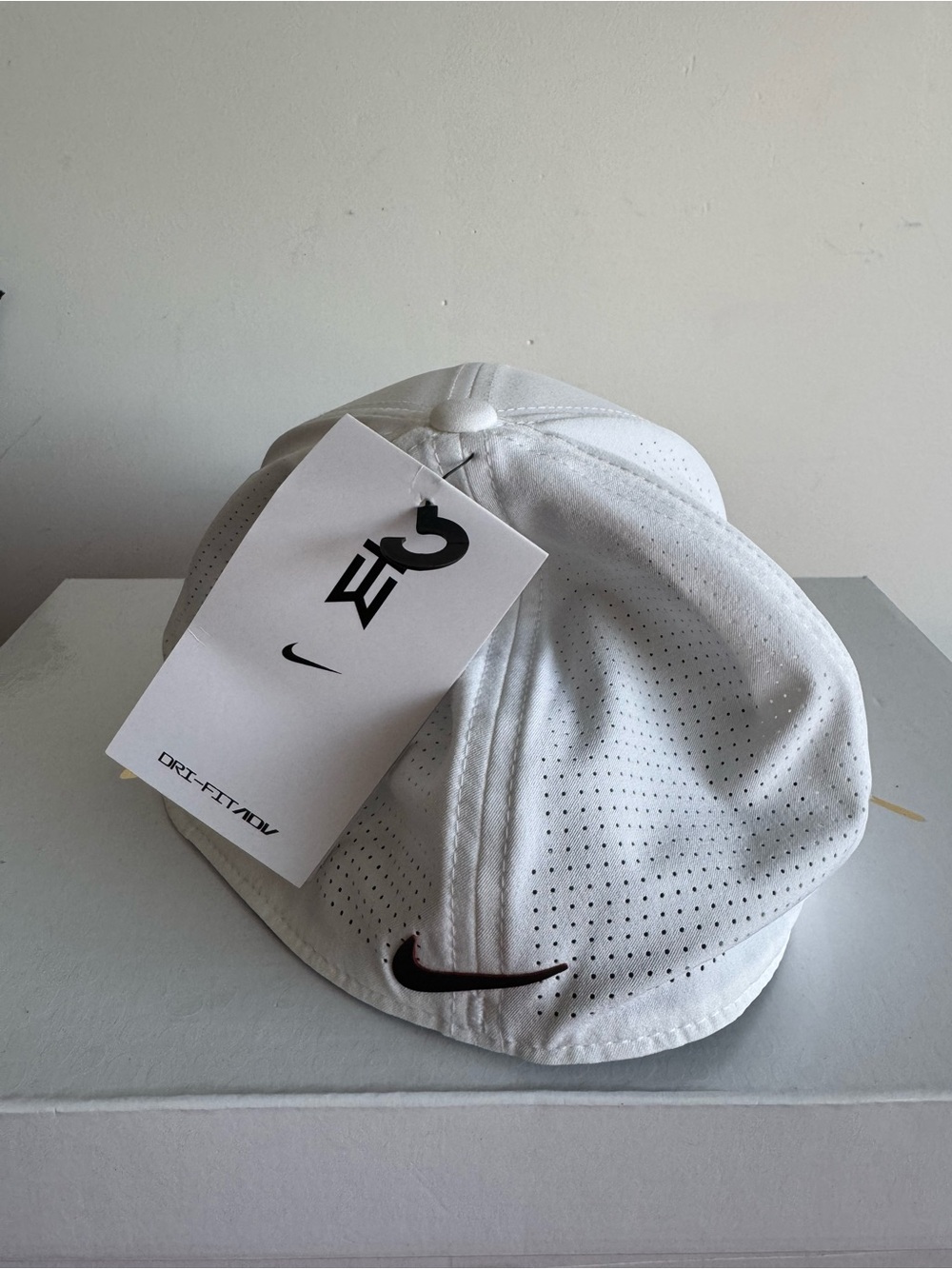 Nike Golf Hat Tiger Woods Unisex Size L/XL Dri-Fit TW White Cap - Picture 4 of 4